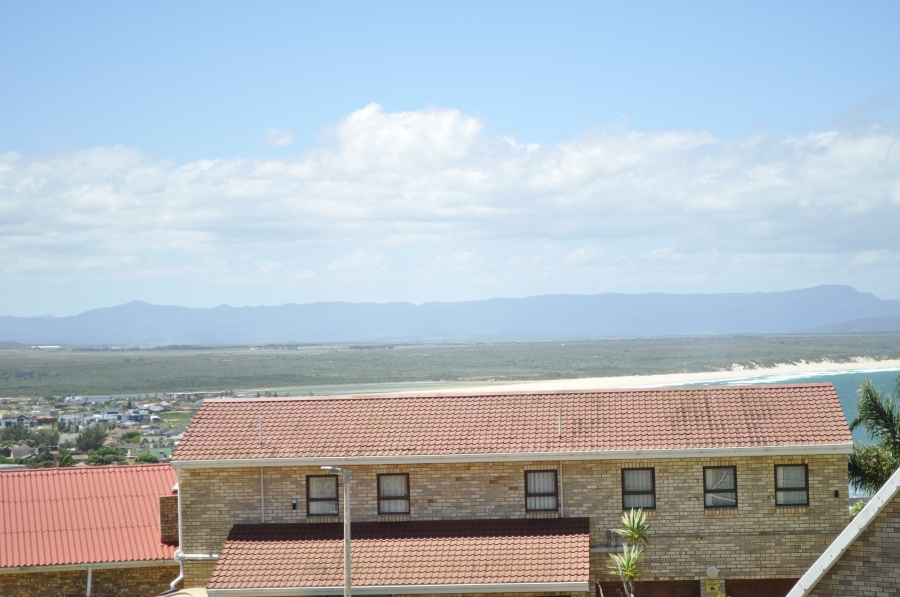 5 Bedroom Property for Sale in Wavecrest Eastern Cape